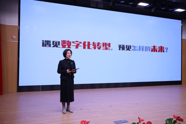 奧威亞參與虹口區(qū)“上海市人工智能教育試驗(yàn)區(qū)”啟動大會2.png